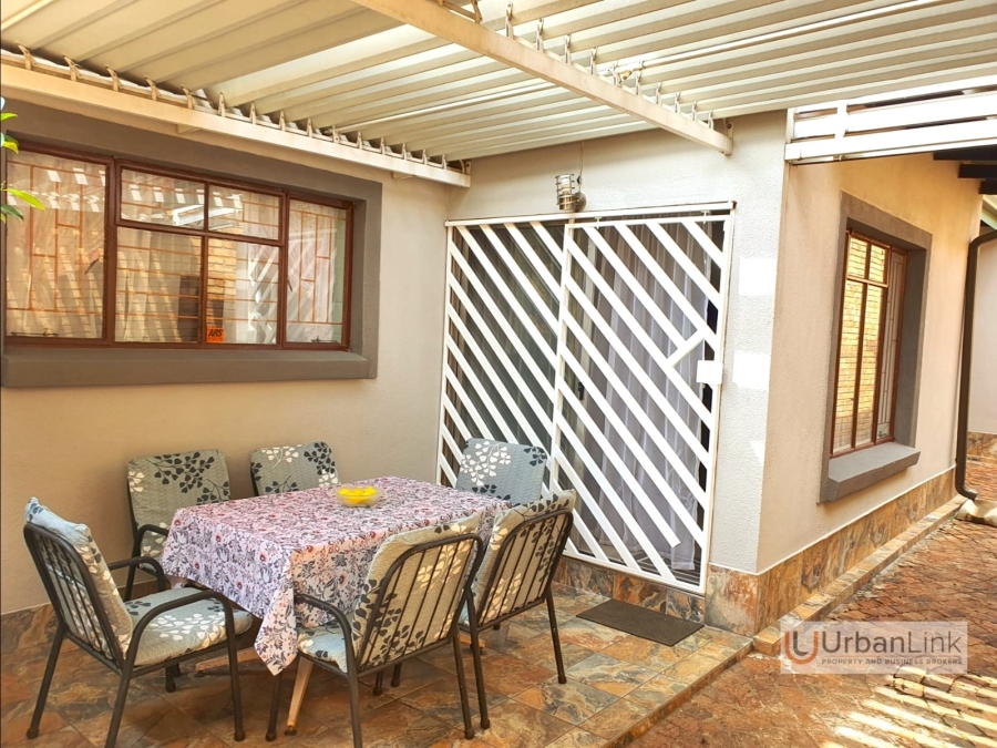 3 Bedroom Property for Sale in Safari Gardens North West